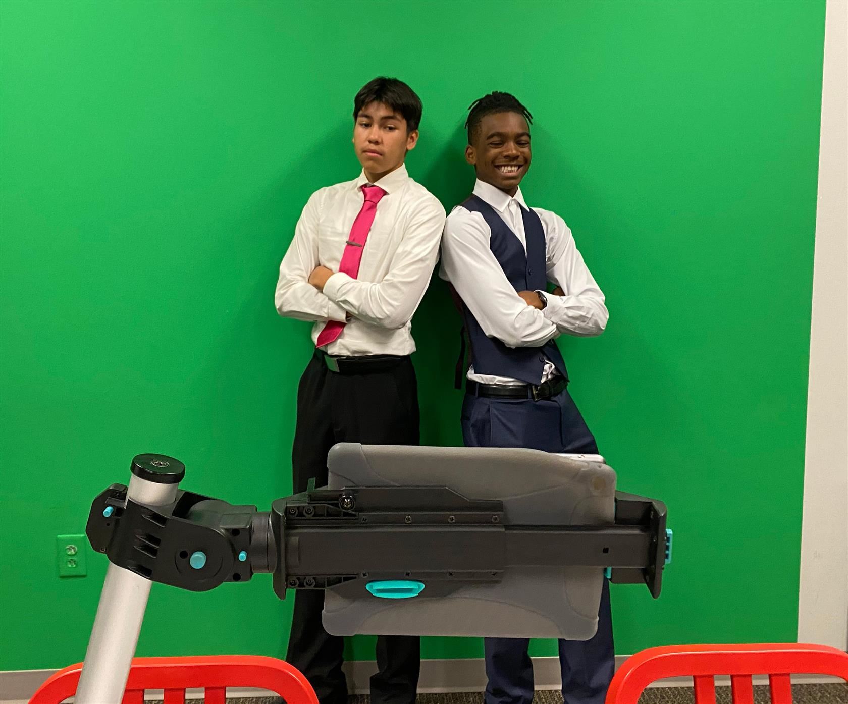 Students presenting their PBL project to an elementary class. Students presenting their PBL project to an elementary class.